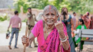 GR8DESIGNS: Capturing greatness in every frame.